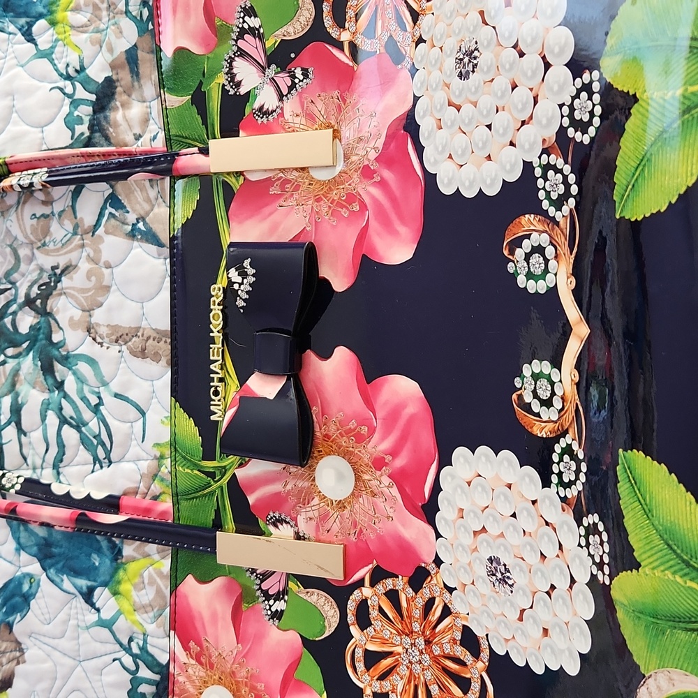 Handbag navy background pretty prints front and back